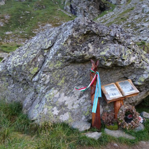 Un monument dedicat tragediei de pe Pietrosul Rodnei, la Salgótarján