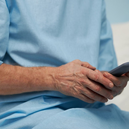 Un bărbat moare după ce a ignorat sfaturile medicului, bazându-se pe inteligența artificială