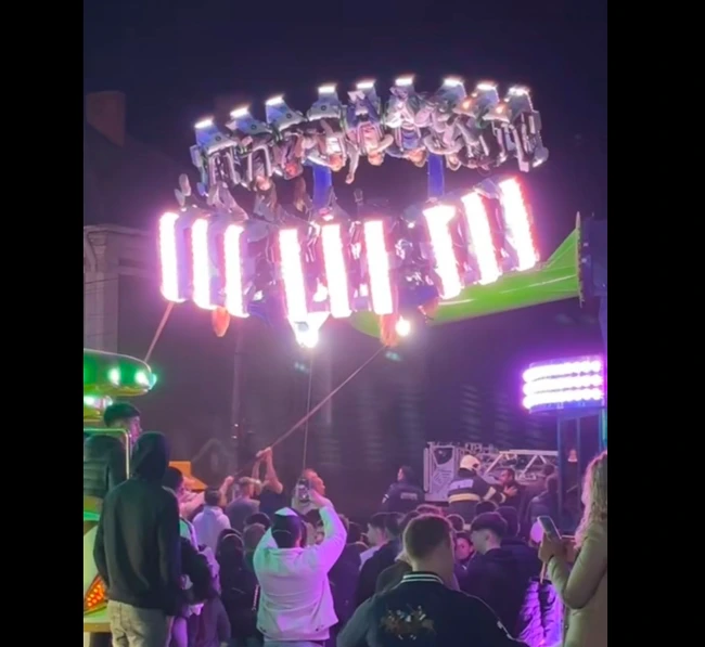 Incident grav la Caransebeș: 17 copii blocați pe un carusel defect