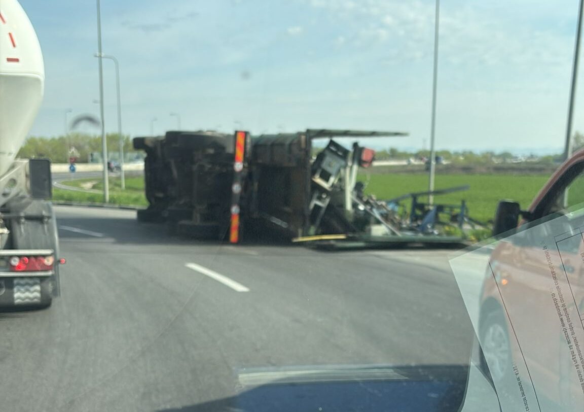 Accident rutier grav în sensul giratoriu din Brașov