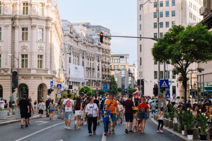 Străzile Capitalei devin zone pietonale pentru „Străzi deschise - București”