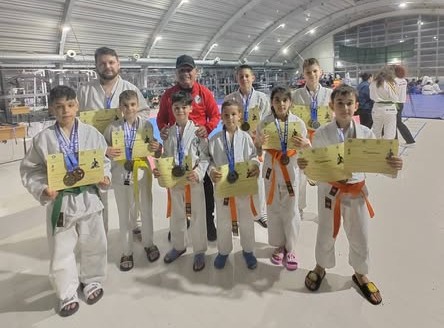 Sportivii români strălucesc la Cupa „Eliade Ryu Do” din București
