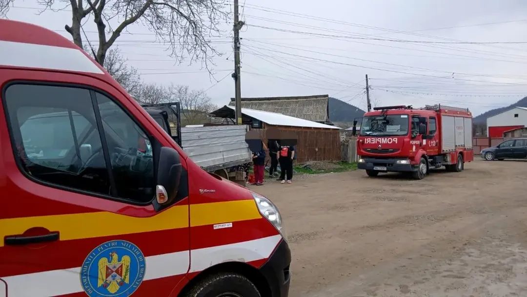 Accident tragic în Crăcăoani: un bărbat de 75 de ani a murit sub o autoutilitară