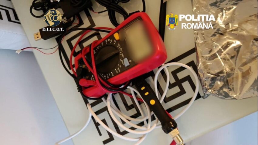 Percheziţii la Târgu Mureş pentru combaterea clonării cardurilor