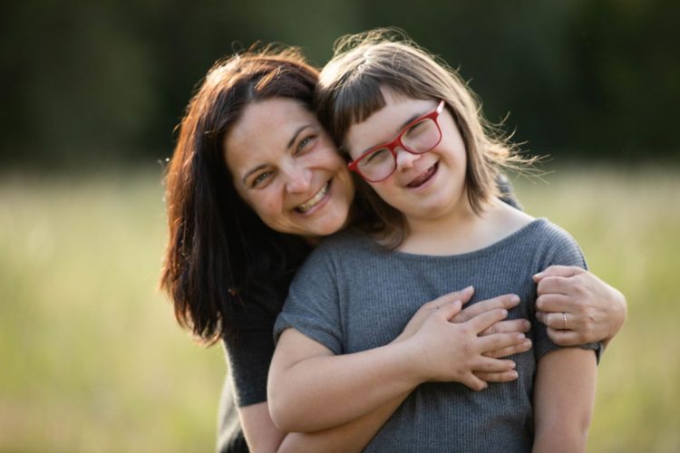 Camera Deputaților aprobă consiliere psihologică gratuită pentru părinții copiilor cu autism