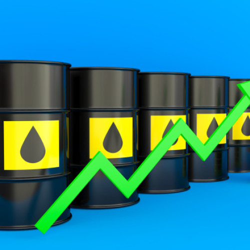 Prețurile petrolului cresc cu 6% din cauza temerilor legate de Iran