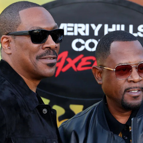 Eddie Murphy își întâmpină un nou membru al familiei alături de Martin Lawrence