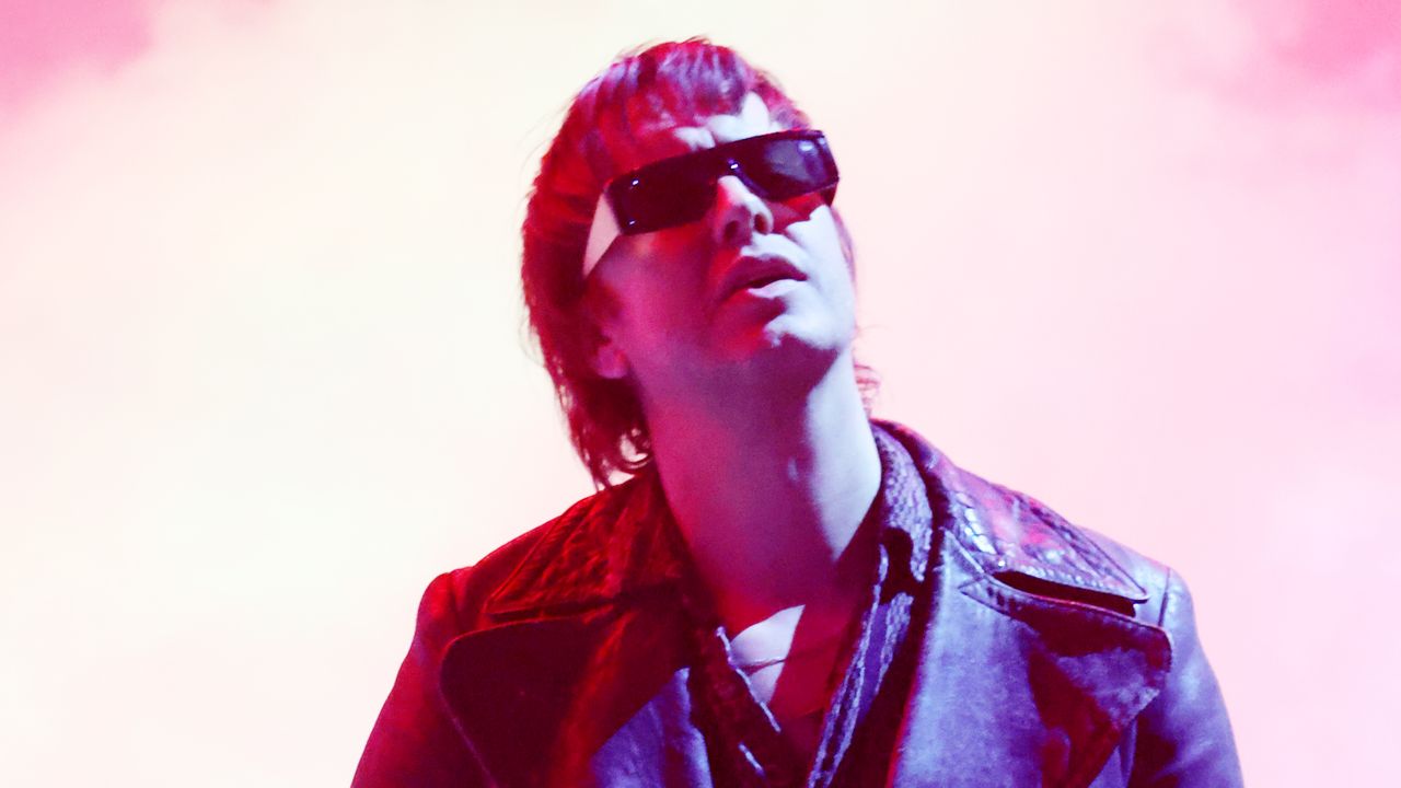 The Strokes închid setul de la Coachella cu un video împotriva intervenției externe a SUA