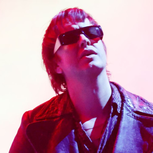 The Strokes încheie setul de la Coachella cu un videoclip ce denunță intervenția externă a SUA