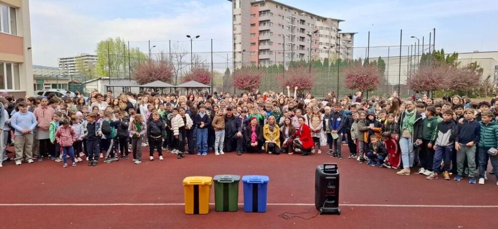 Copiii din Bistrița-Năsăud pot câștiga premii atractive în noul concurs