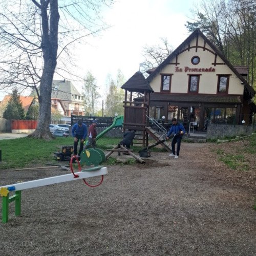 Râșnovul își modernizează locul de joacă din Promenada Sissi