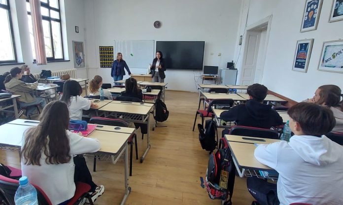 Învață să alegi: Proiectul „Fii informat, alege pentru TINE!” continuă la Focșani