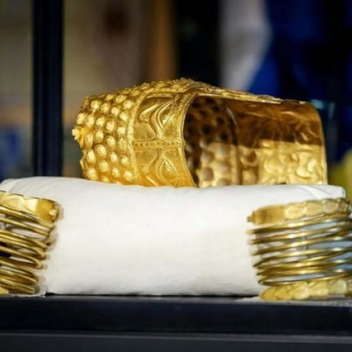 Coiful de la Coţofeneşti și brățările dacice, expuse la Muzeul Național din București