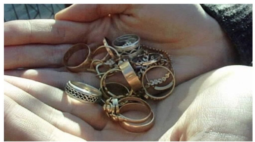 Femei reținute în Târgu Jiu după o înșelăciune cu ghicitul