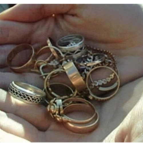 Escrocherie în plină stradă la Târgu Jiu! „Vrăjitoarea” care a lăsat o femeie fără 1.000 €