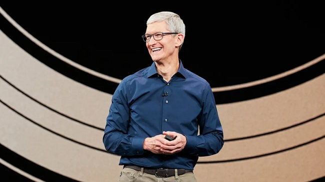 Tim Cook se retrage din postura de CEO al Apple, John Ternus devine noul director executiv