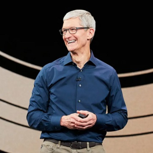 Tim Cook se retrage din postura de CEO al Apple, John Ternus devine noul director executiv