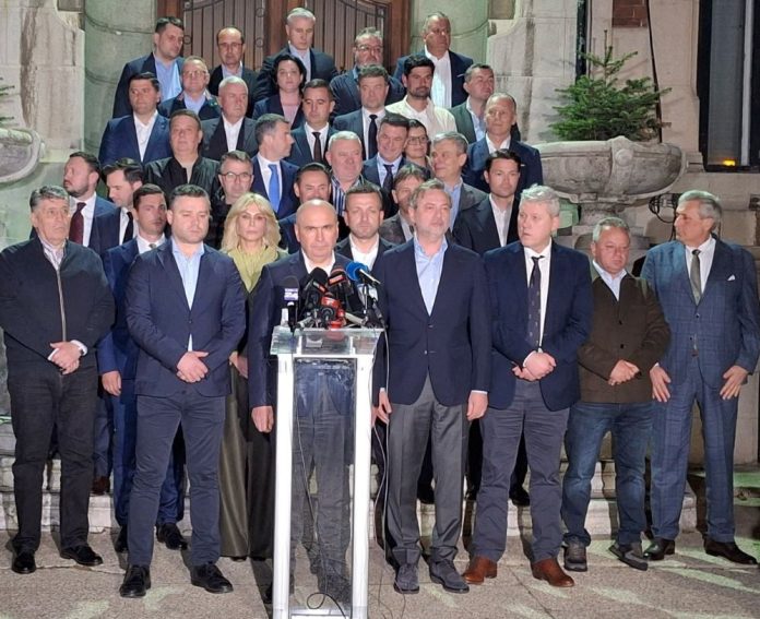 Discuții intense la PNL în urma retragerii sprijinului PSD