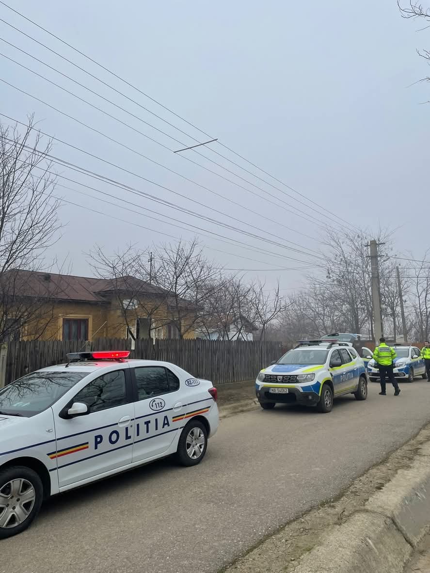 Momente de panică în Dobârlău: un bărbat cu un topor provoacă distrugeri