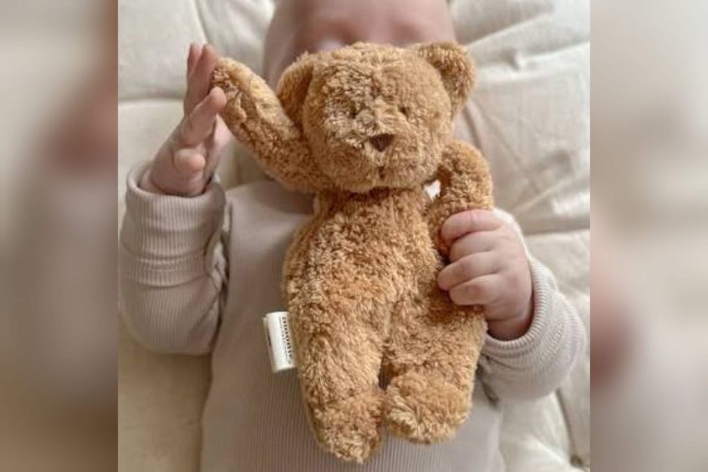 Un bebeluș de 9 luni a murit în condiții suspecte în Vâlcea