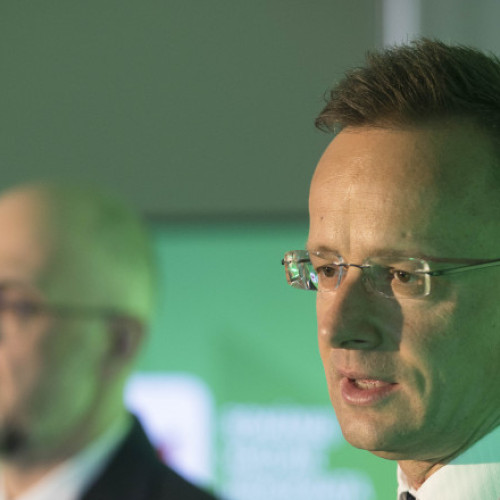 Ministrul Afacerilor Externe al Ungariei, Peter Szijjarto, tine pumnii pentru UDMR in alegerile din Romania