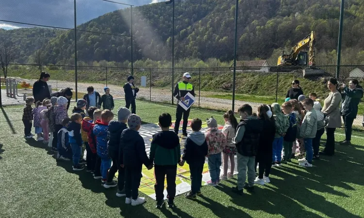 Polițiștii din Cluj desfășoară acțiune de educație rutieră în Negreni