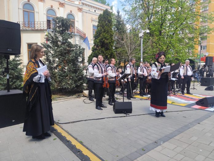 Deschiderea Târgului Meșterilor Populari a avut loc pe Pietonalul Unirii din Botoșani