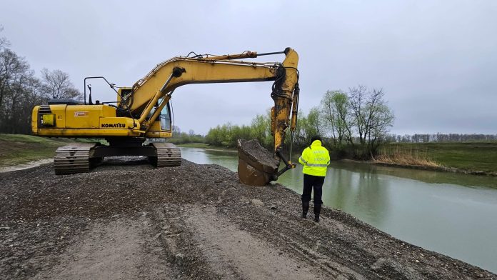 Amendă record de 1,5 milioane de lei pentru o firmă care exploata ilegal agregate minerale