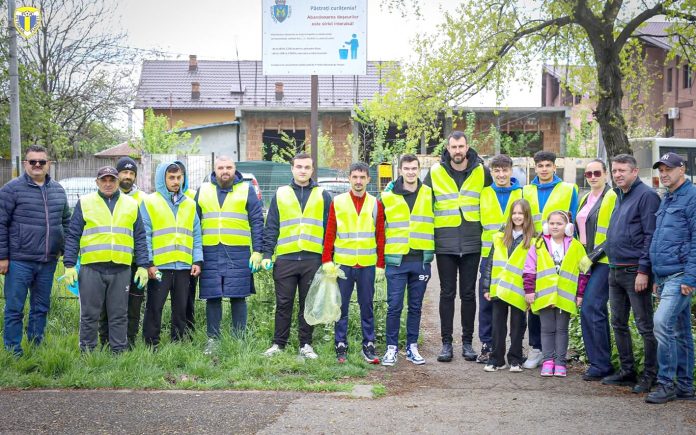 Jucătorii Petrolului Ploiești se implică în ecologizarea orașului de Ziua Pământului
