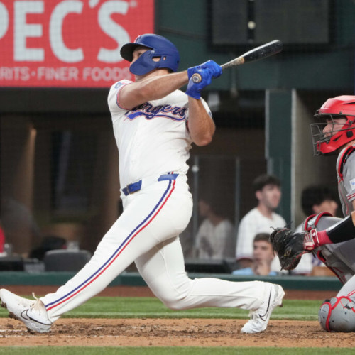 Rangers îl vor plasa pe Wyatt Langford pe lista de accidentați cu o întindere la flexor