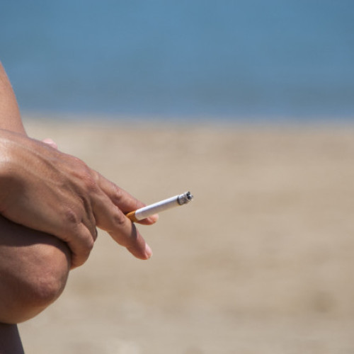 Reguli noi pentru plajă: zone speciale pentru nefumători