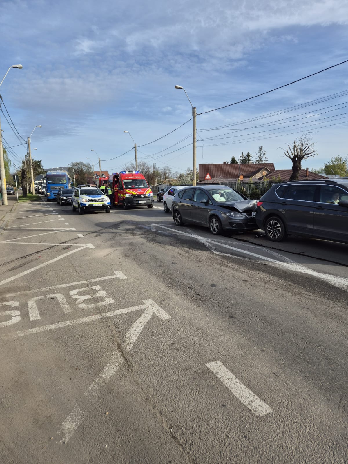 Accident rutier în Piatra-Neamț cu trei mașini implicate