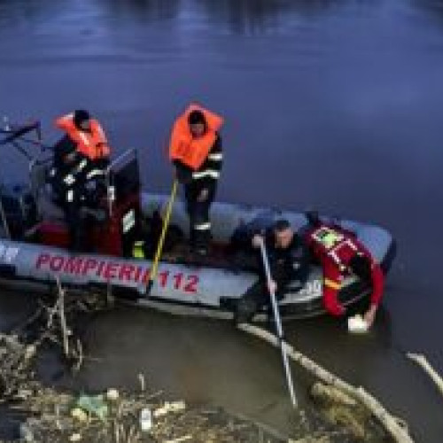 Căutări în apele unui lac brașovean; eforturile au fost suspendate temporar