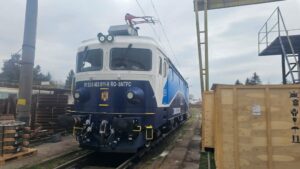 Locomotivă modernizată de SCRL Brașov trece probele de performanță