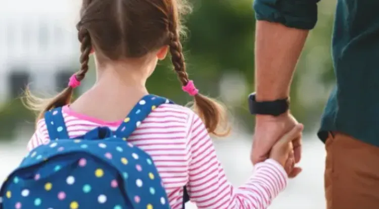 Copiii din Cluj-Napoca în pericol la podul de pe Calea Turzii