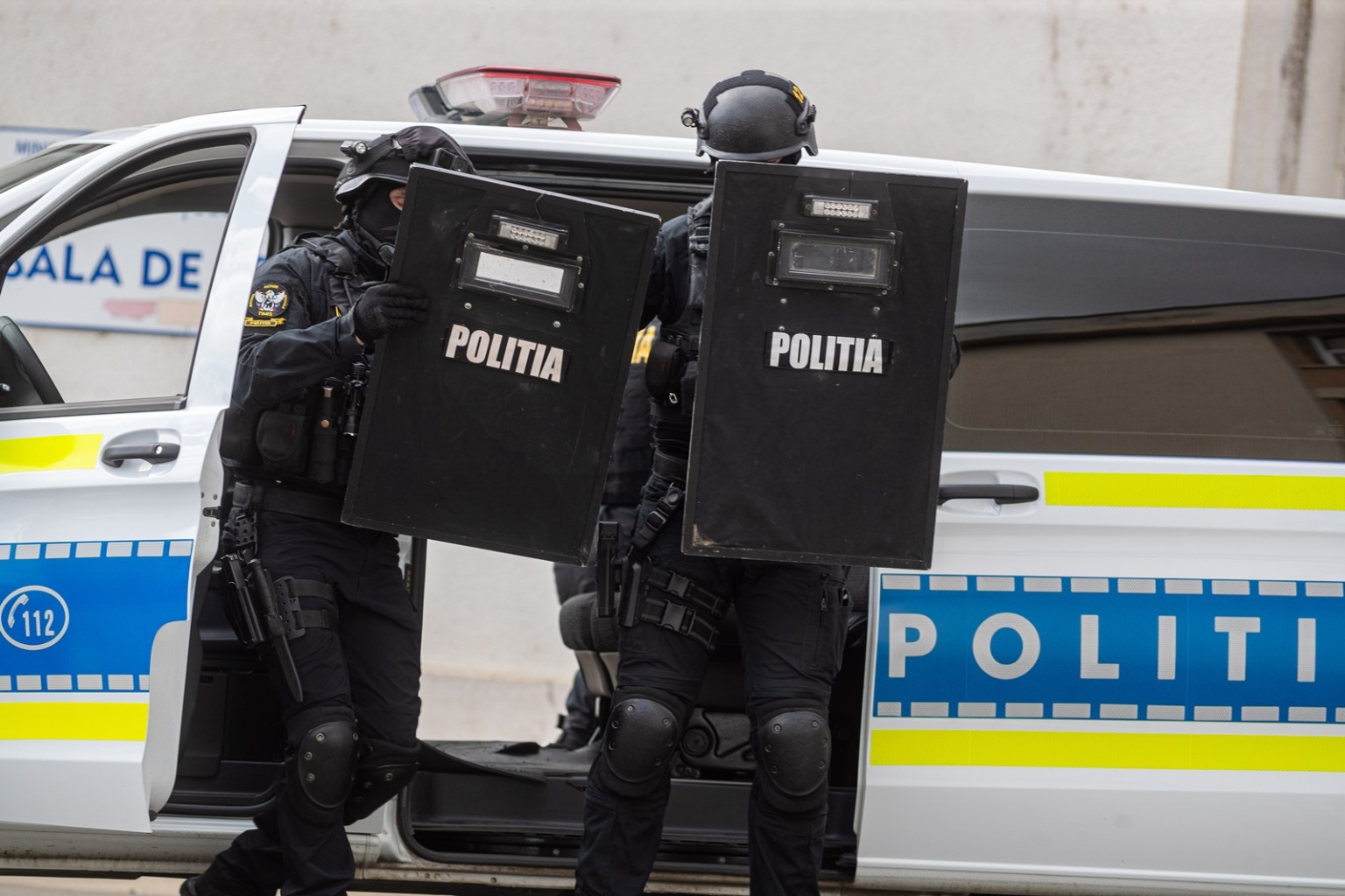 Bărbat omorât de SAS după ce a deschis focul asupra poliției în Neamț