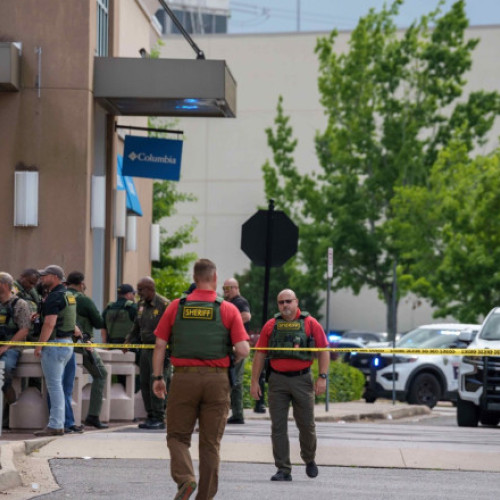 Schimb de focuri într-un mall din SUA: un mort și cinci răniți