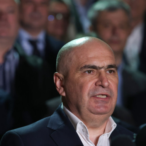 Premierul Bolojan discută despre ajutoarele pentru persoanele cu dizabilități