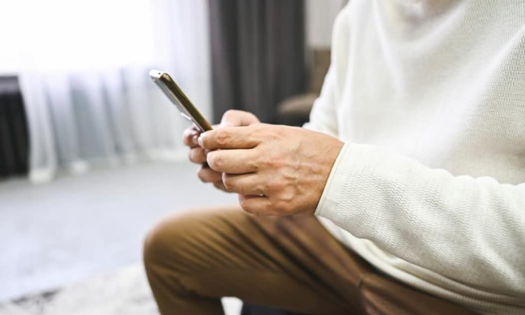 Povestea de dragoste online se transformă într-un coșmar financiar