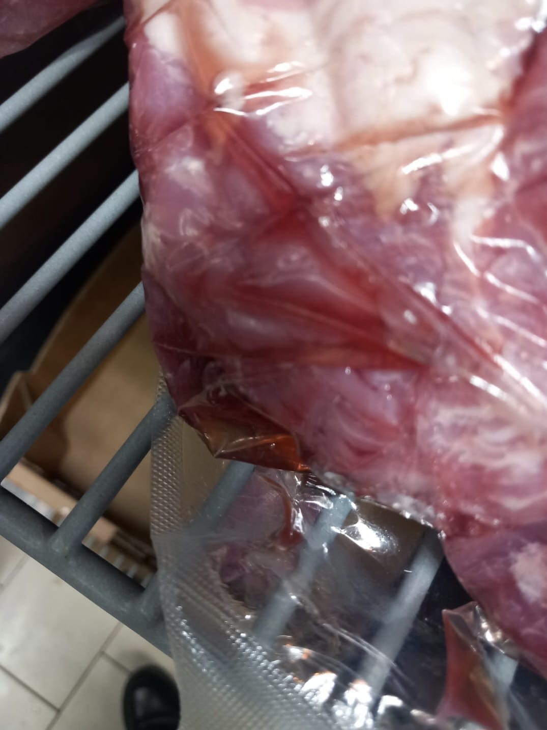 Controale OPC înainte de Paști: alimente expirate și igienă precară în restaurante