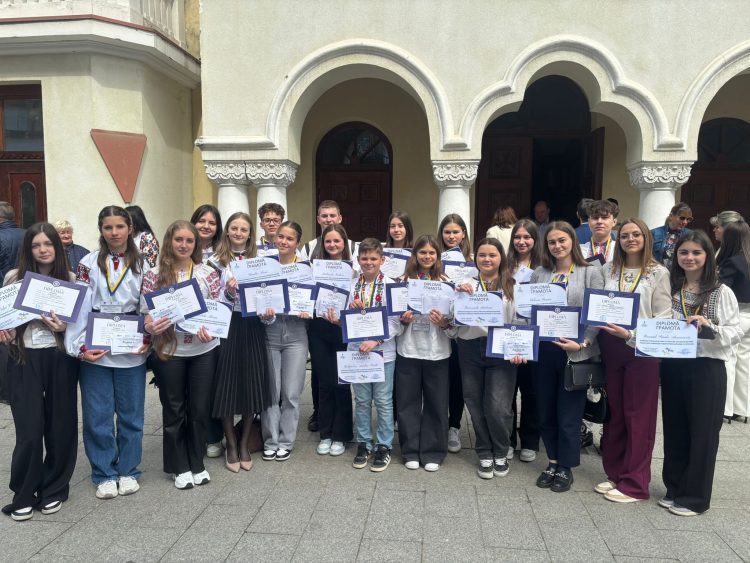 Elevii maramureșeni strălucesc la Olimpiada Națională de Limba Ucraineană