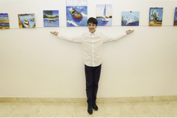 Un tânăr artist orădean impresionează la expoziția sa de debut