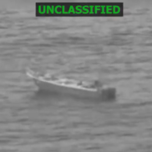 Atac american asupra unei nave suspectate de trafic de droguri, soldat cu două morți