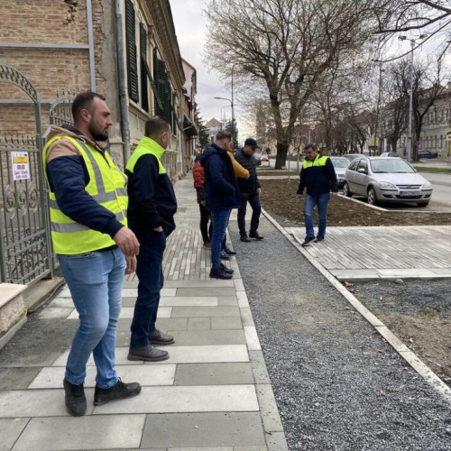 Vizita în teren pe un alt tronson al Liniei Verzi: Bulevardul Independenței. Verificări pentru îmbunătățirea implementării proiectului de mobilitate. Măsuri de ajustare din mers dispuse de Primarul Ioan Turc.
