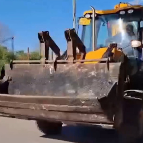 Incident cu dronă în Galați: Un angajat a încercat să o ridice cu buldoexcavatorul