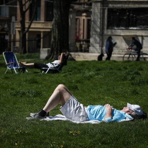 Un pui de somn zilnic ar putea încerca să-ți transmită un mesaj