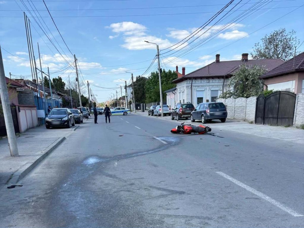 Accident rutier în Slatina: un motociclist transportat la spital după impact