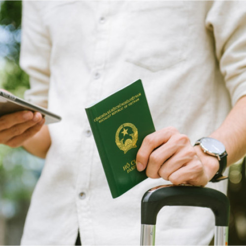 Bărbați tineri din Occident caută partenere tradiționale în străinătate