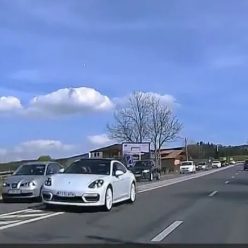 Incident grav în trafic: un șofer de Porsche pune în pericol viața altora