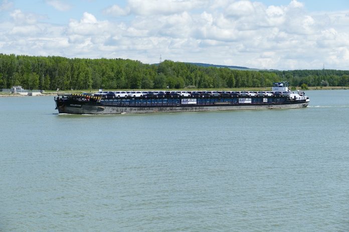 Debitul Dunării va scădea drastic până la 3.300 mc/s, avertizează INHGA